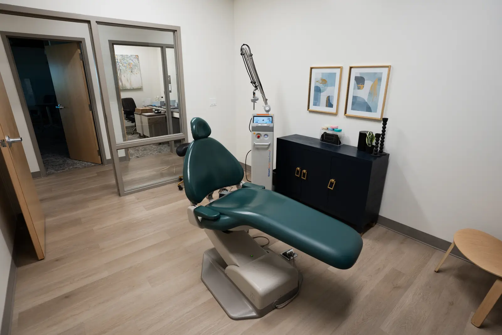 Treatment room with the soft tissue laser at Toothpillow Breathing and Sleep Center